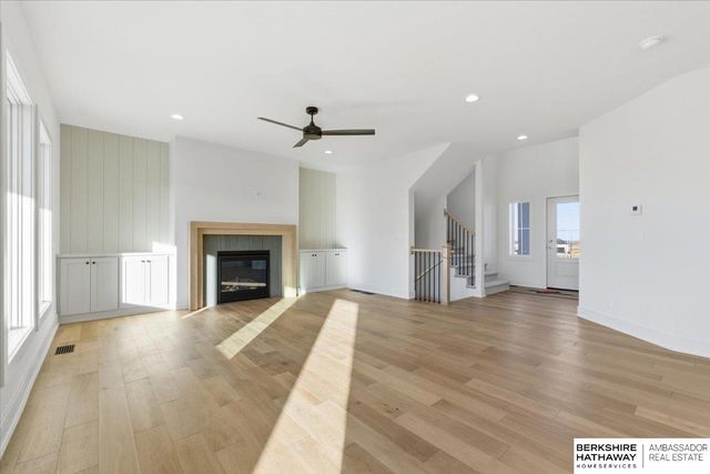 5714 N 196th Street, Elkhorn, NE 68022