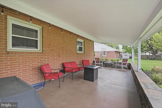 6271 JEANETTE DR, East Petersburg, PA 17520