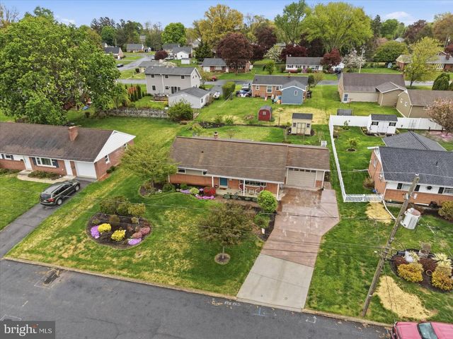 6271 JEANETTE DR, East Petersburg, PA 17520