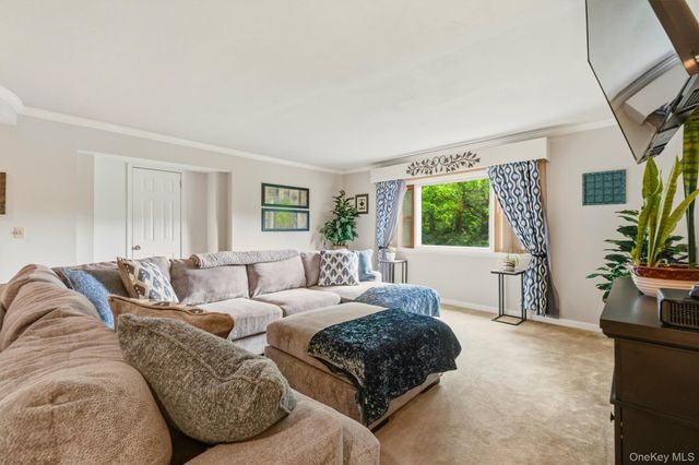 17 Dock, Milton, NY 12547