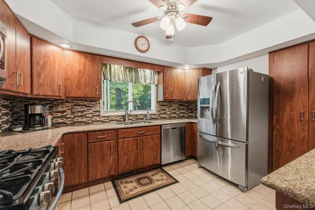17 Dock, Milton, NY 12547