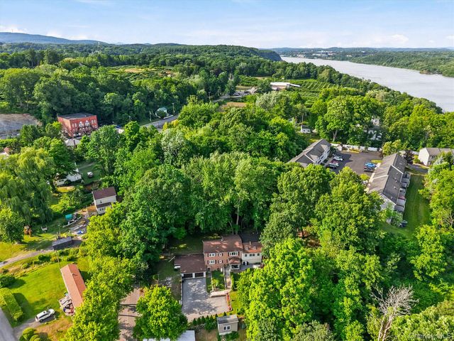 17 Dock, Milton, NY 12547