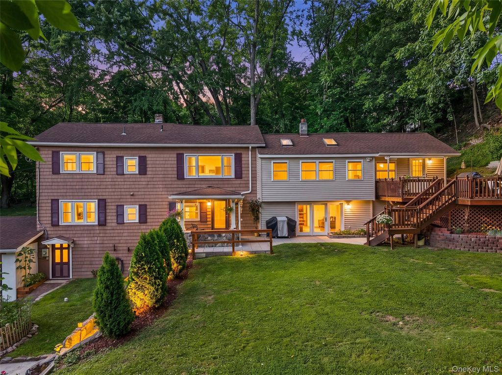 17 Dock, Milton, NY 12547