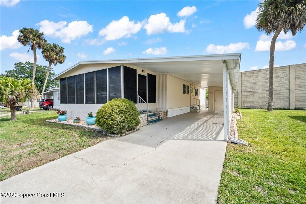 627 Sunrise Court NE, Palm Bay, FL 32907