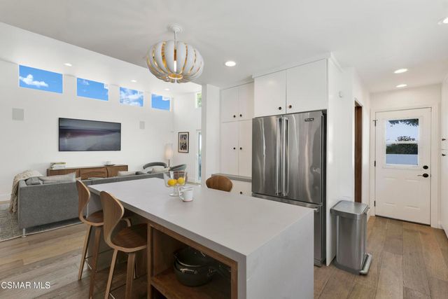 4500 Stark Avenue, Woodland Hills, CA 91364