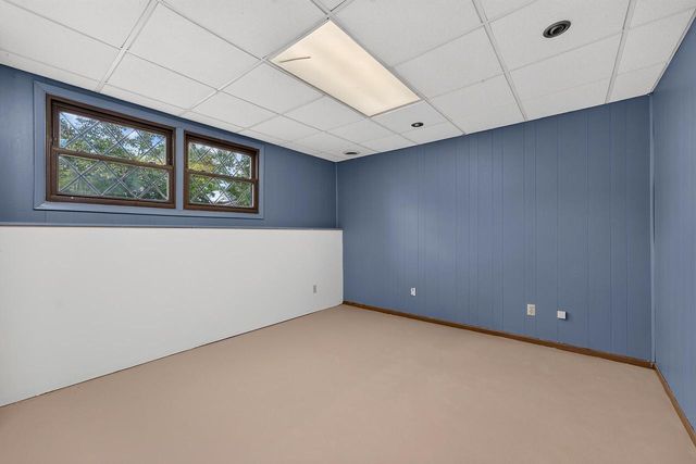 3560 S Oakdale DRIVE, New Berlin, WI 53151