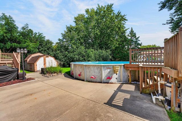 3560 S Oakdale DRIVE, New Berlin, WI 53151