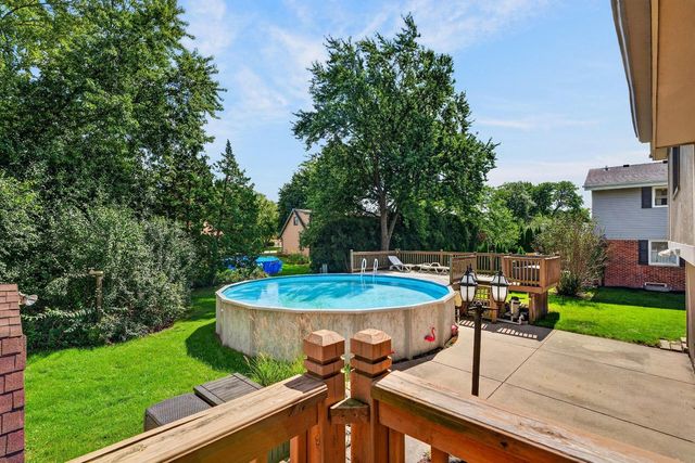 3560 S Oakdale DRIVE, New Berlin, WI 53151