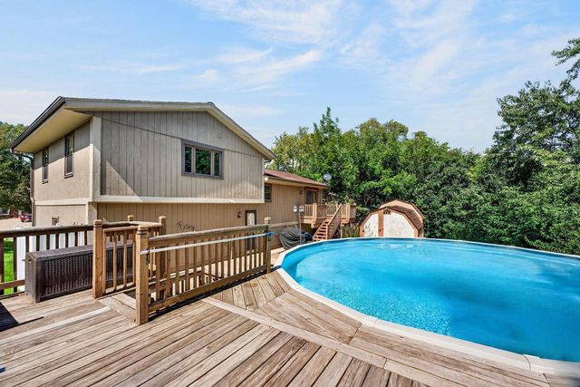 3560 S Oakdale DRIVE, New Berlin, WI 53151