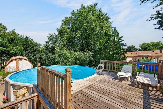 3560 S Oakdale DRIVE, New Berlin, WI 53151