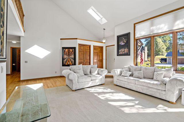 7600 Eileen Street, Eden Prairie, MN 55346