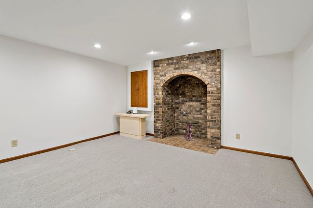 7600 Eileen Street, Eden Prairie, MN 55346