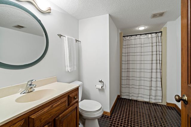 7600 Eileen Street, Eden Prairie, MN 55346