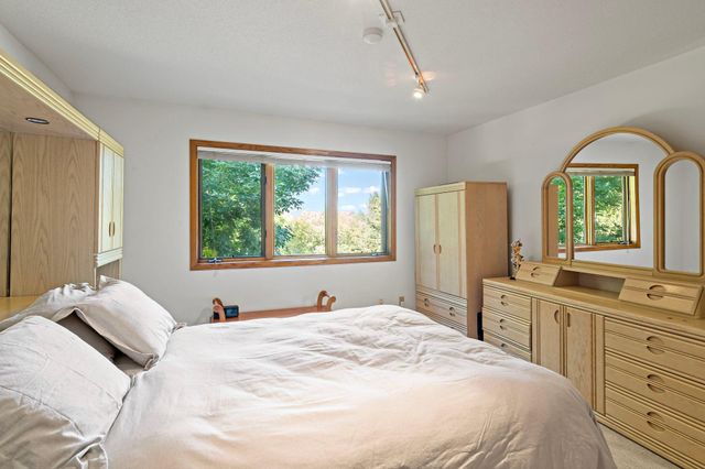 7600 Eileen Street, Eden Prairie, MN 55346