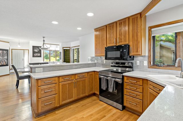 7600 Eileen Street, Eden Prairie, MN 55346