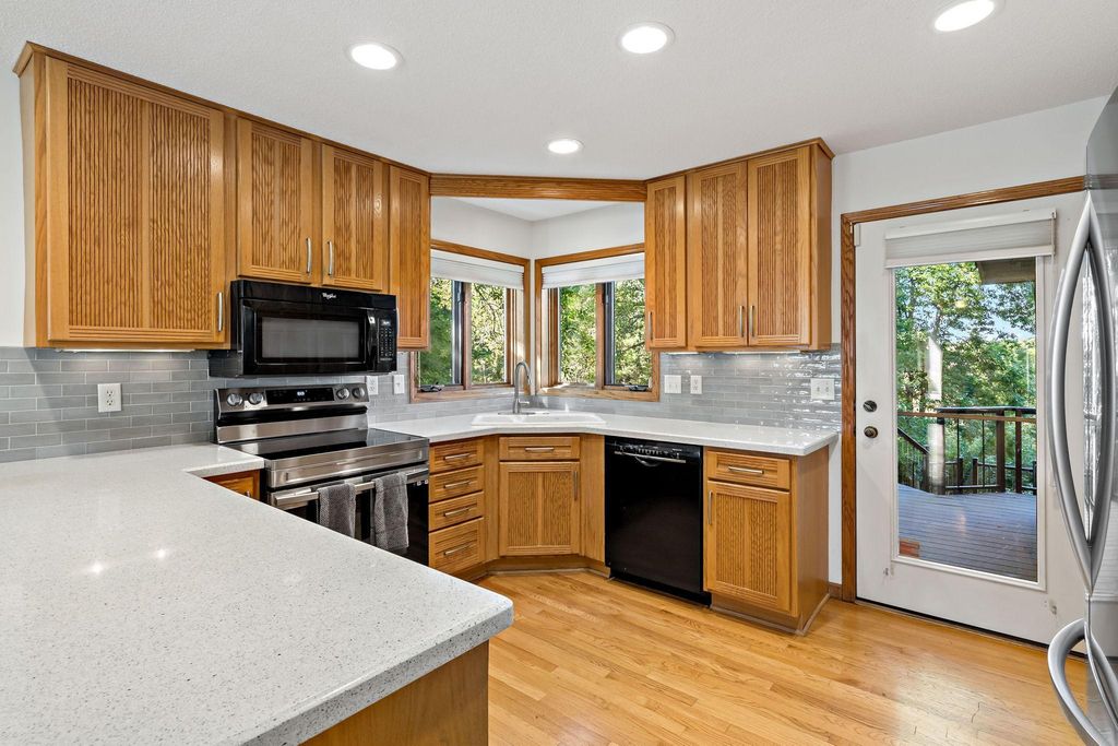 7600 Eileen Street, Eden Prairie, MN 55346 — photo 5