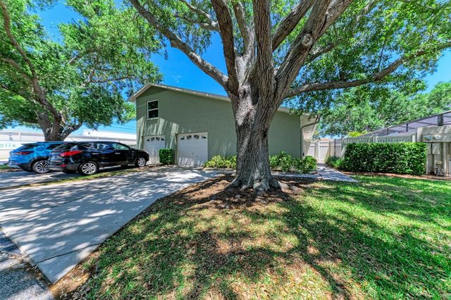 4154 CENTER POINTE CIRCLE 57A, Sarasota, FL 34233