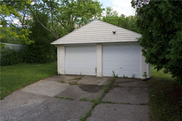 20724 Applegate Road, Maple Heights, OH 44137