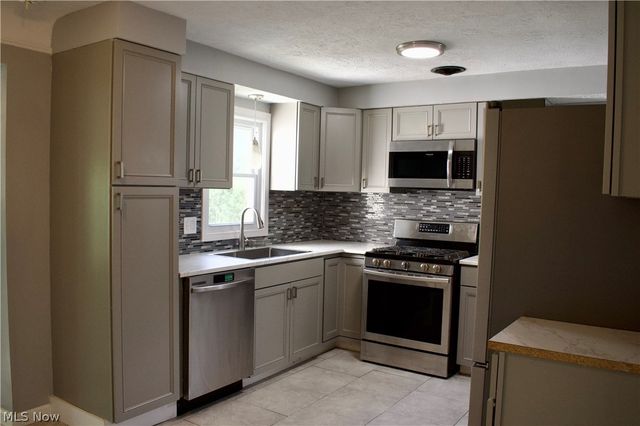 20724 Applegate Road, Maple Heights, OH 44137
