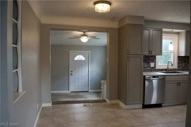 20724 Applegate Road, Maple Heights, OH 44137