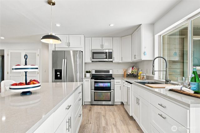 17921 NE 27th Street, Redmond, WA 98052