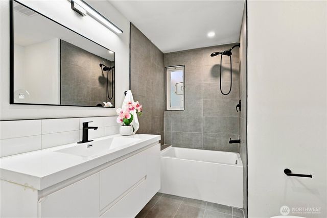 17921 NE 27th Street, Redmond, WA 98052