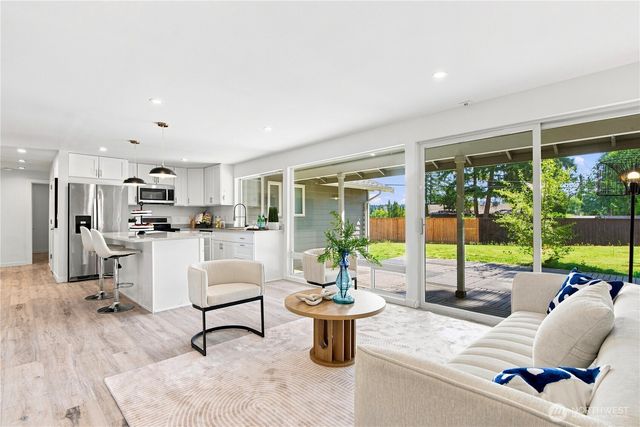 17921 NE 27th Street, Redmond, WA 98052