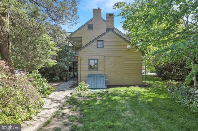 27 E MAIN ST, Strasburg, PA 17579