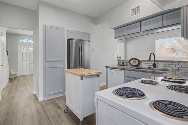 718 Argone Court, Euless, TX 76039