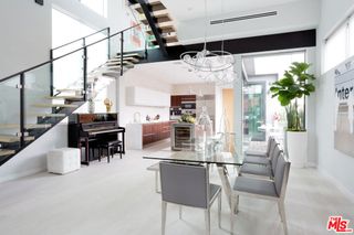 708 Hampton Drive, Venice, CA 90291