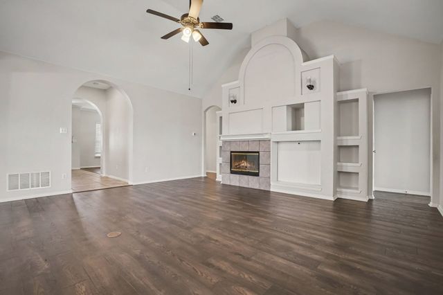 11 Mary Lou Court, Mansfield, TX 76063