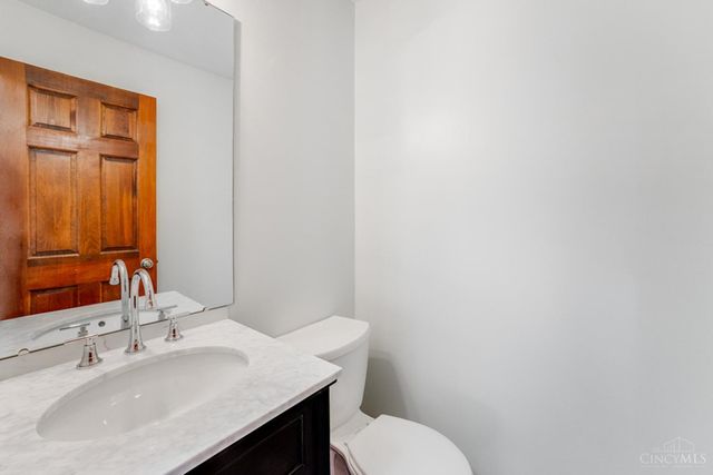 1813 Tuxworth Avenue, Cincinnati, OH 45238