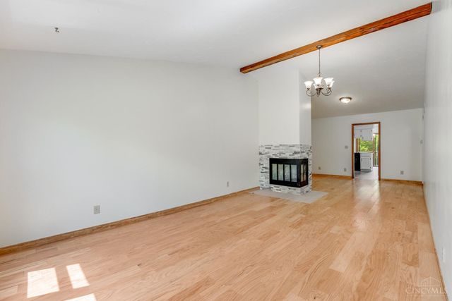1813 Tuxworth Avenue, Cincinnati, OH 45238