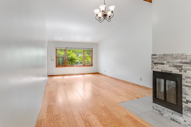 1813 Tuxworth Avenue, Cincinnati, OH 45238
