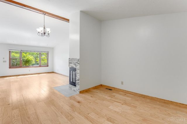 1813 Tuxworth Avenue, Cincinnati, OH 45238