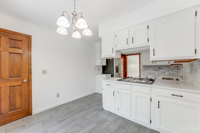 1813 Tuxworth Avenue, Cincinnati, OH 45238