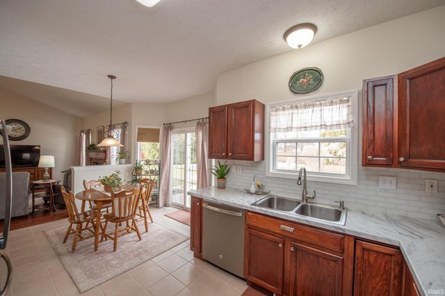 245 W Ramey Street, Rossville, IN 46065