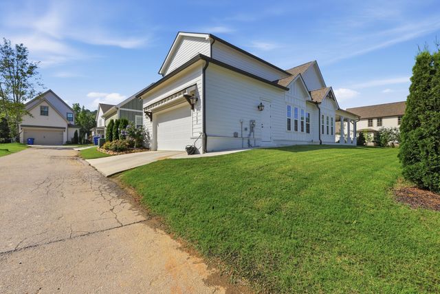 1757 Farmstead Drive, Hixson, TN 37343