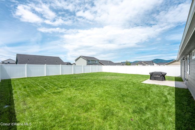3885 N Pradera LN, Post Falls, ID 83854