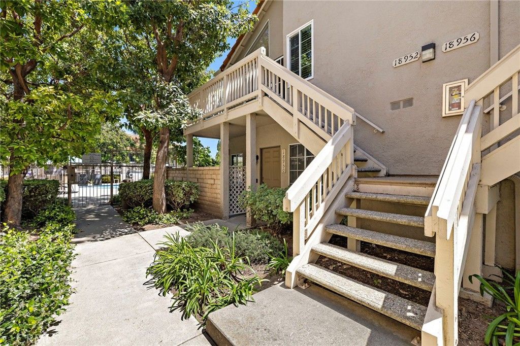 Image 2 of property listing at 18952 Canyon View, Lake Forest, CA 92679