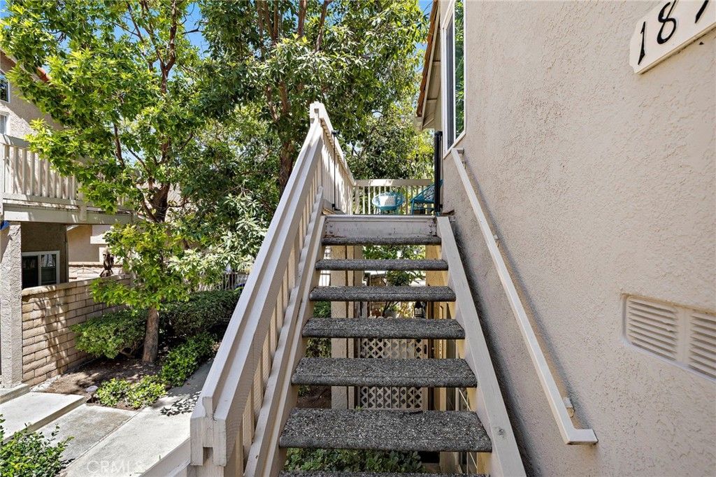 Image 4 of property listing at 18952 Canyon View, Lake Forest, CA 92679