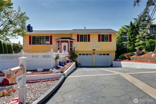 26421 Kingsview Loop NE, Kingston, WA 98346