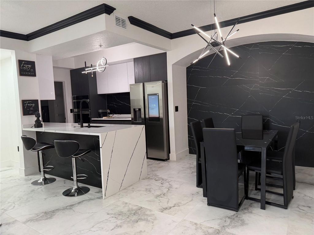 Image 7 of property listing at 12414 BALERIA CV 109, Orlando, FL 32837