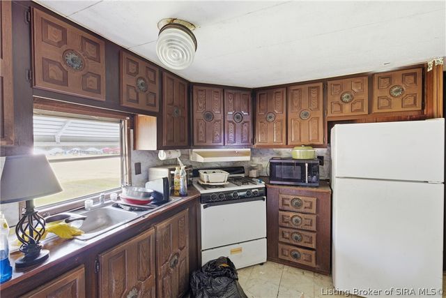 19604 Lakeview Drive, Charlestown, IN 47111