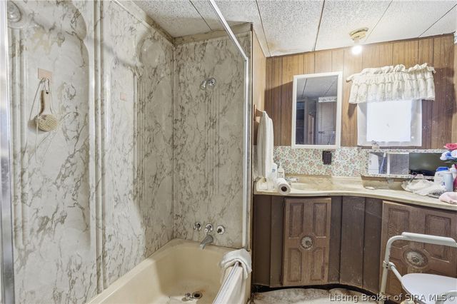 19604 Lakeview Drive, Charlestown, IN 47111