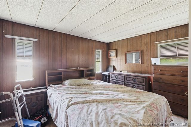 19604 Lakeview Drive, Charlestown, IN 47111