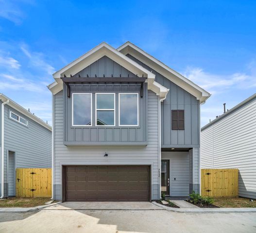 9000 N Broadway Street, Houston, TX 77034