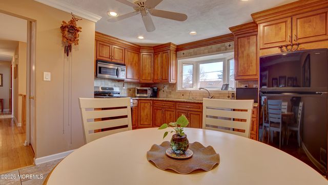 12 Cavan Lane, Hazlet, NJ 07730