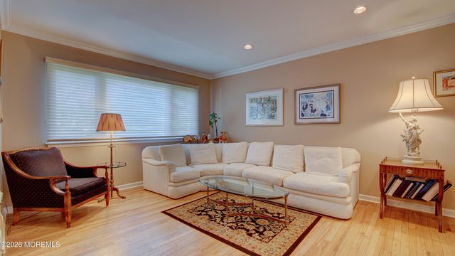 12 Cavan Lane, Hazlet, NJ 07730