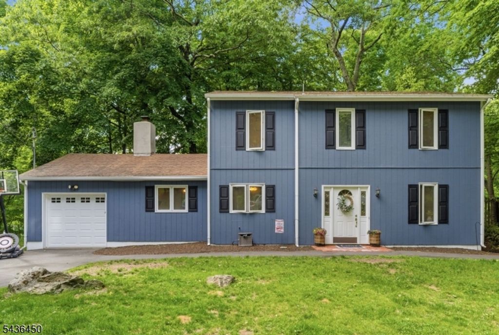 3 Crows Nest Rd, Byram Twp., NJ 07821